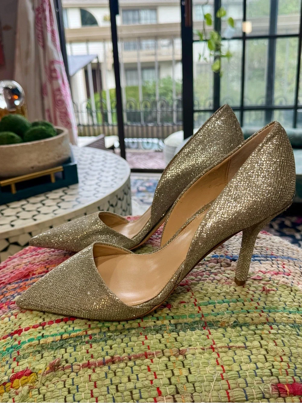 🪩👸🏼 Michael Kors Silver and Gold Glitter Pointed-Toe Stiletto Pump 👸🏼🪩